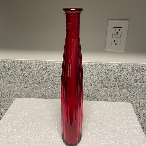 Mod Dep Beautiful Red Ribbed Decanter small round opening & small oval base Jar - Picture 7 of 10
